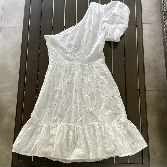 URBAN OUTFITTERS ONE SHOULDER WHITE EYELET DRESS!! - Picture 2 of 11